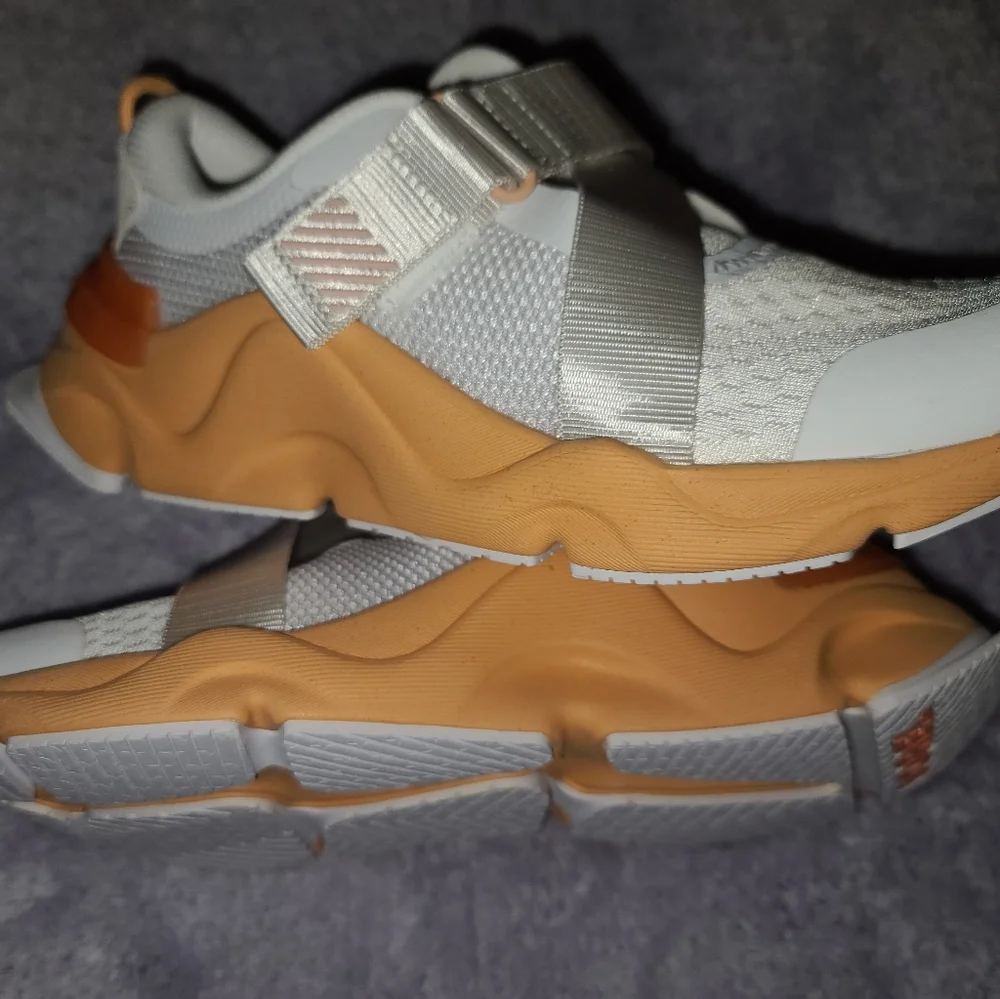 Sorel Sneakers - Picture 11 of 17